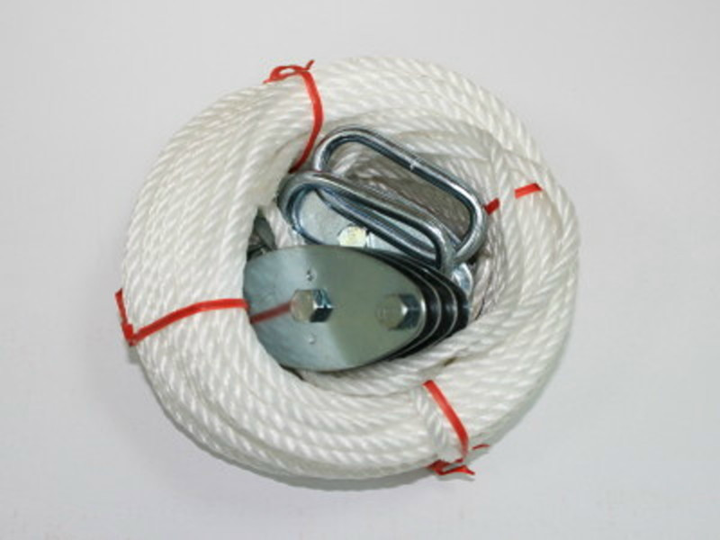1000 LB ROPE HOIST WITH 65' POLYPROPYLENE ROPE