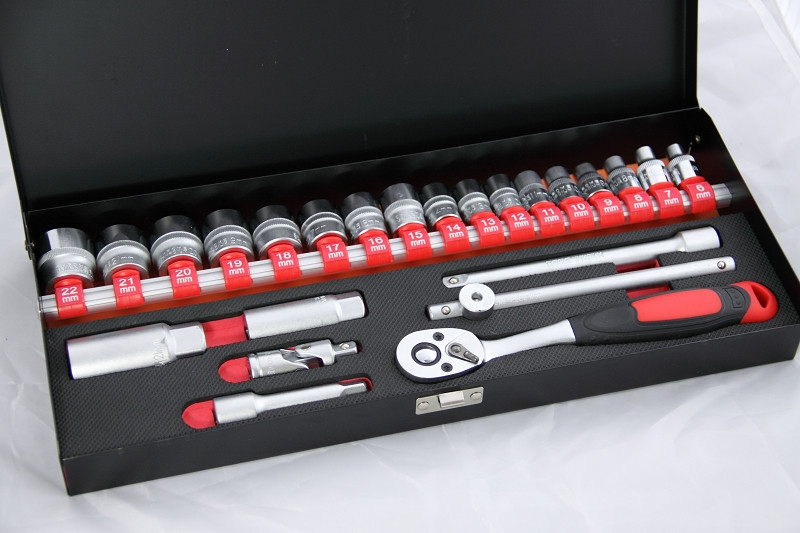 24PCS 3/8" DR. SOCBITS METAL CASE SET 