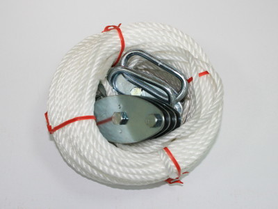 2000 LB ROPE HOIST WITH 65' POLYPROPYLENE ROPE