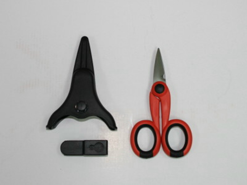 5-1/2" ELECTRICIAN'S SCISSORS & SHEATH